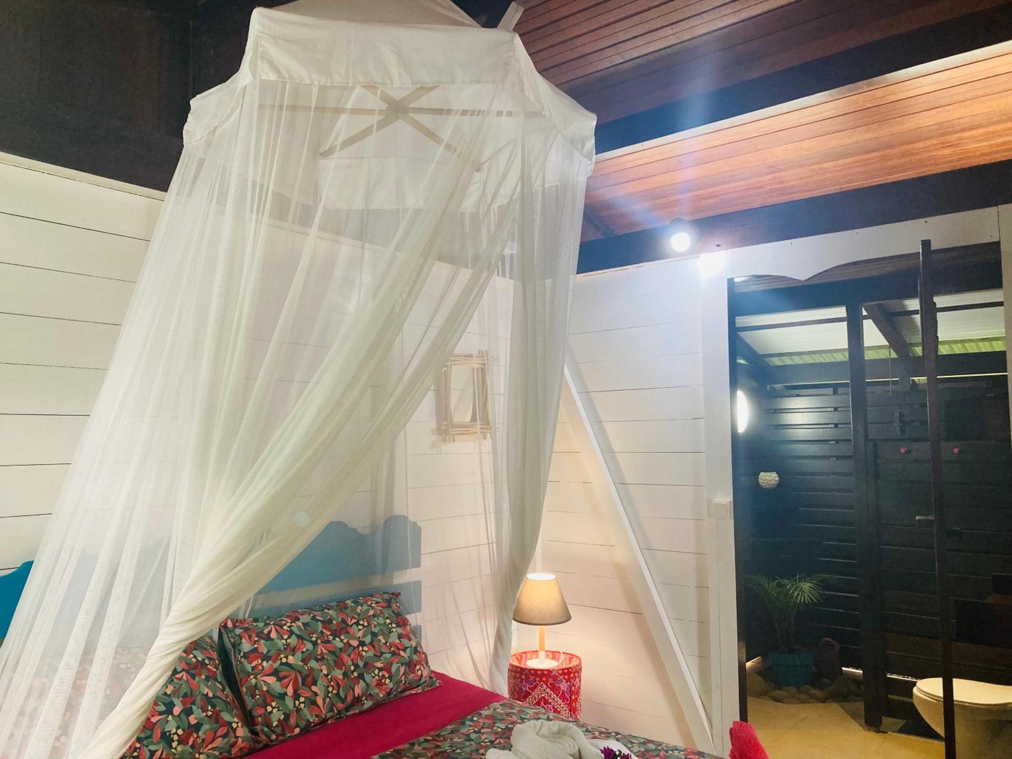 Piton Bungalows Ecolodges Deshaies Buitenkant foto